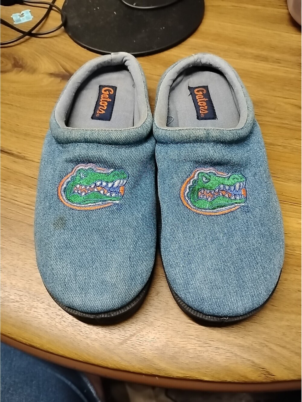 Florida Gators Slippers Denim Embroidered Women’s Size S 7 Forever Collectibles